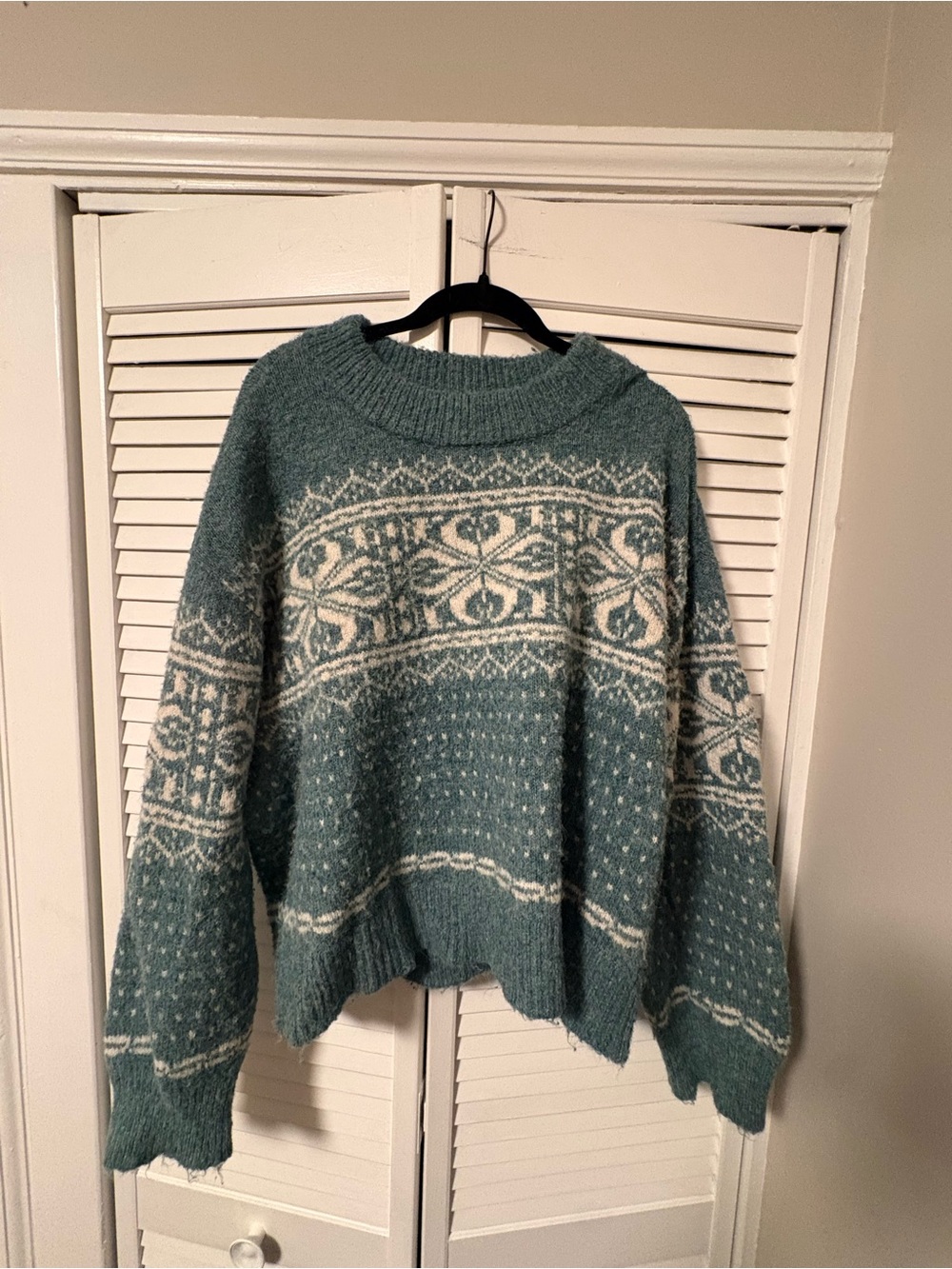 Universal Thread Teal and Cream Fair Isle Crewneck Sweater